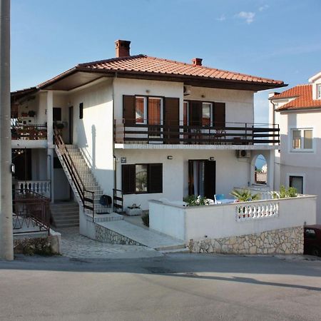Apartments And Rooms With Parking Space Vrbnik, Krk - 5301 المظهر الخارجي الصورة